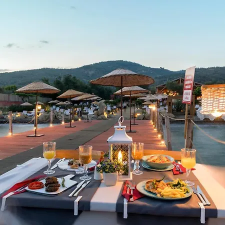 فندق Antique Hotel Ayvacik (Canakkale)